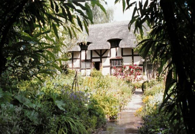 Shakespeare's Stratford & Cotswolds - Quaint Towns: Bibury and Bourton-on-the-Water