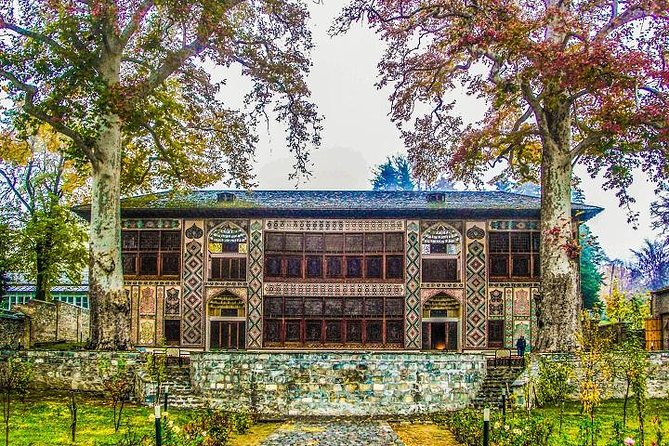 Shamakhi-Gabala-Sheki Group Tour (2 Days / 1 Night) - Meeting Point and Pickup Details