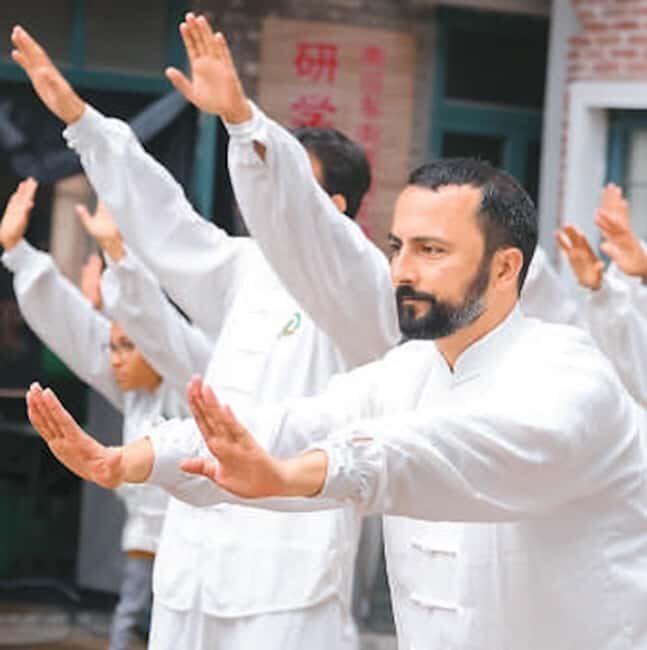 Shanghai: Baduanjin Qigong Class - Ancient Chinese Movement - Good To Know