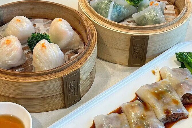 Shanghai Guide take you to eat at hidden street food restaurants. - A Deep Dive into the Itinerary