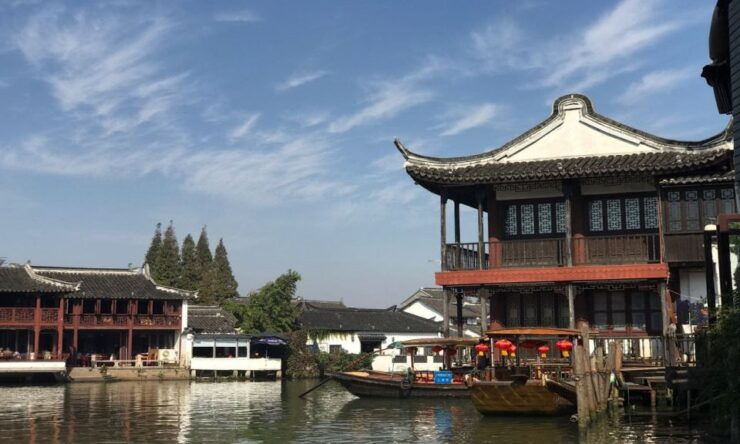 Shanghai Highlights and Zhujiajiao Water Town Private Tour - Tour Experience