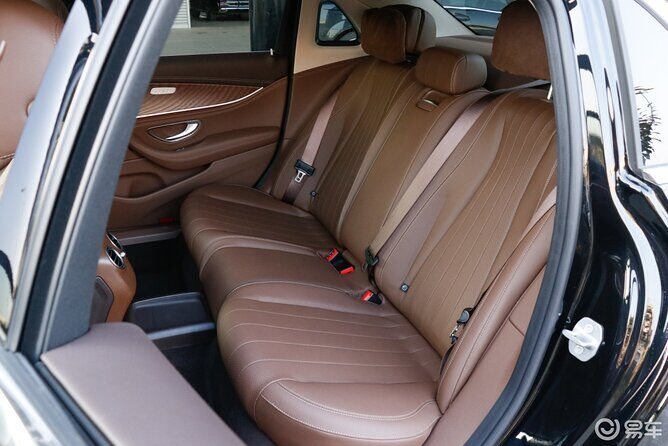 Shanghai Hongqiao Airport private transfer to hotels downtown. - Who Will Love This Service?