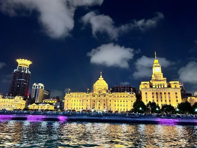 Shanghai Huangpu River Night Cruise Ticket + Buffet Meal - Choosing a ship and reading the price
