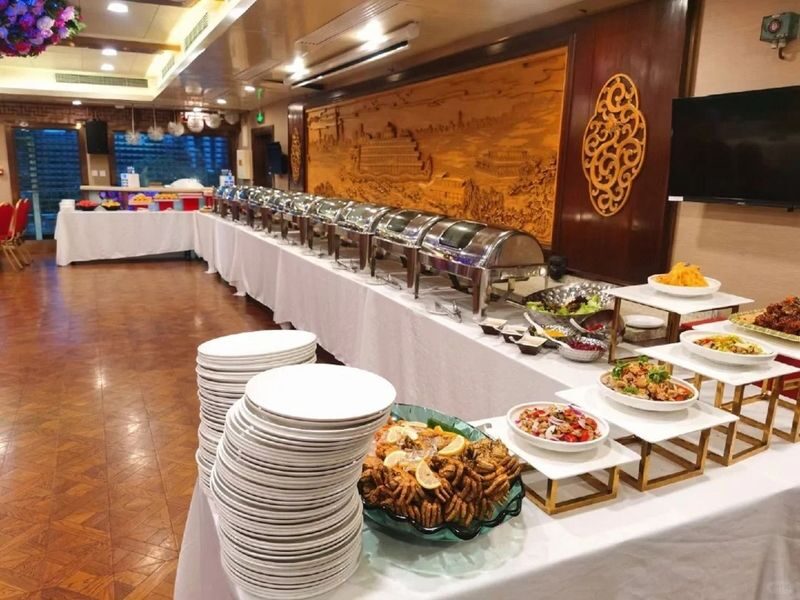 Shanghai Huangpu River Night Cruise Ticket + Buffet Meal - Should you book the Huangpu River night cruise?