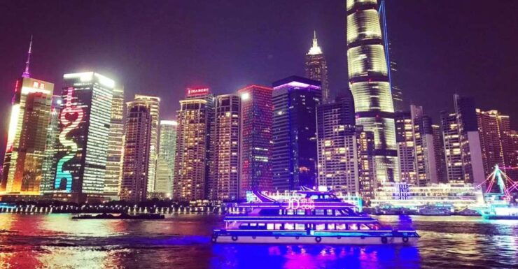 Shanghai in 5 Hours: River Cruise, Shanghai Tower & Dining - Huangpu River Cruise Experience