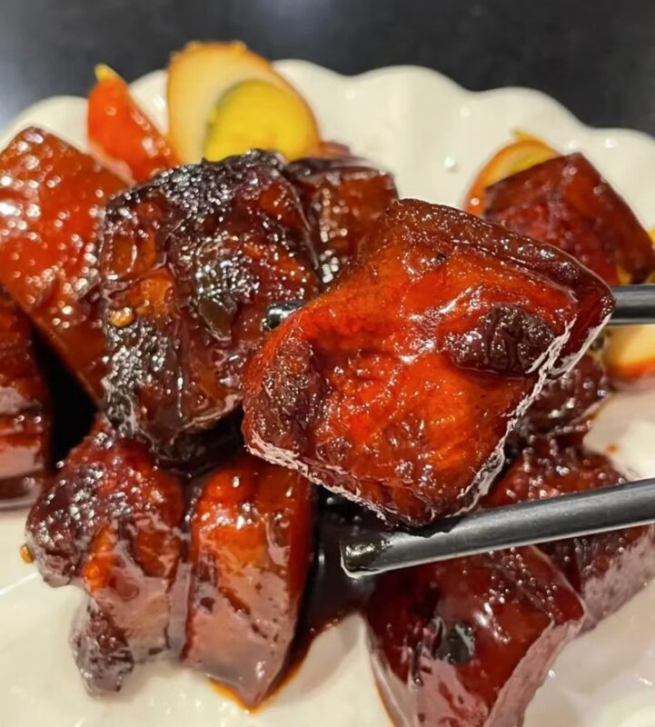 Shanghai Local Cuisine Food & Huangpu River Night View 1-Day Tour - A home-style dinner, without a menu promise