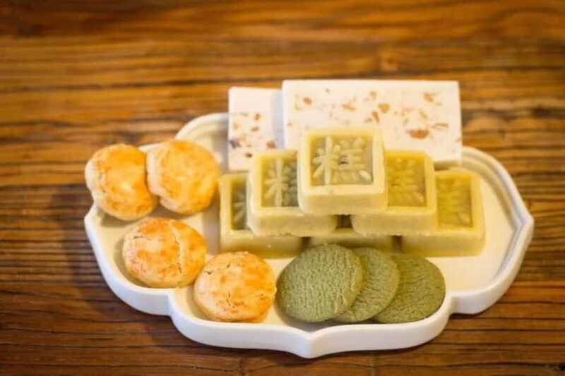 Shanghai: Longhua Temple Buddhist tour with local expert - Final Thoughts: Is This Tour for You?