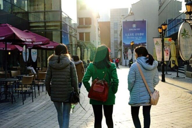 Shanghai : Must-See Private Walking Tour - Experience