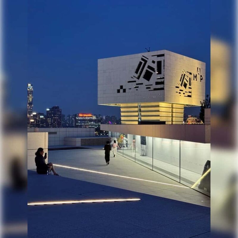 Shanghai: Night Tour from Art Museum to Huangpu River Cruise - FAQ