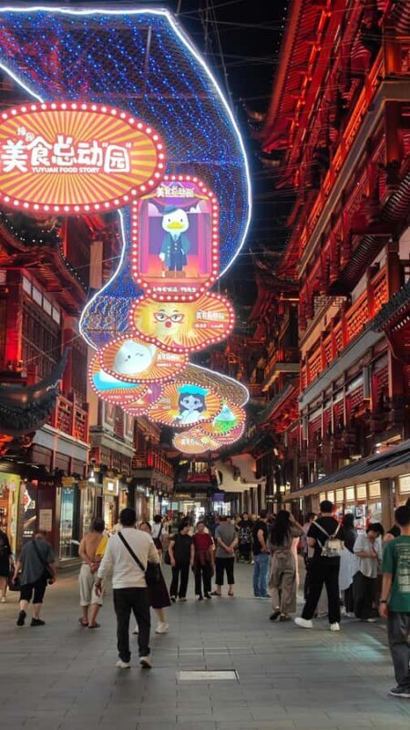 Shanghai Night Tour: Old Town, Local Dinner & Rooftop Bar - FAQ