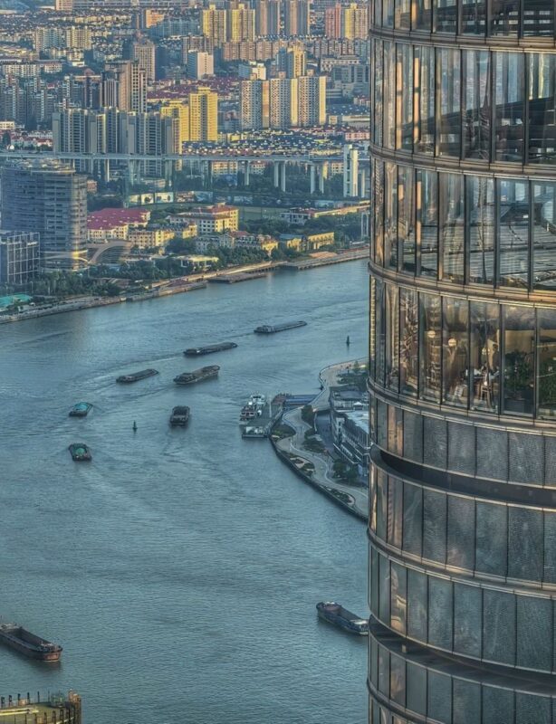 Shanghai Oriental Pearl + Ocean Aquarium + Huangpu River Night Cruise Day Tour - The guide-language issue deserves attention