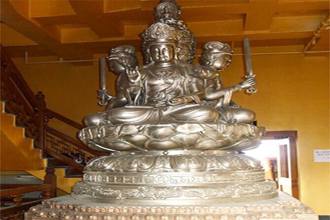 Shanghai Private Day Tour with Must-see Attractions & Cruise in Huangpu River - Exploring Shanghai in Depth: The Itinerary Breakdown