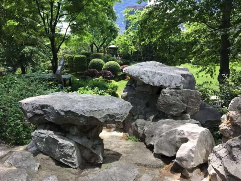 Shanghai: Private Guided City Tour - The Guide: A Fountain of Authentic Knowledge