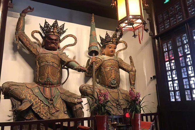 Shanghai Private Tour: Jade Buddha Temple, the Bund, Jinmao Tower, Huangpu River - Strolling through Yuyuan Old Street