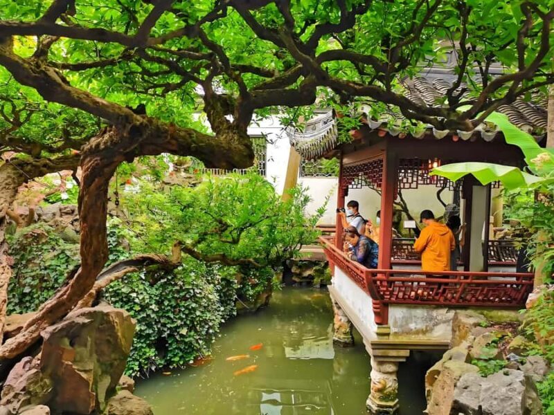 Shanghai: Private Yu Garden 1.5 Hour In-depth Guided Tour - The Garden’s Architecture & Design