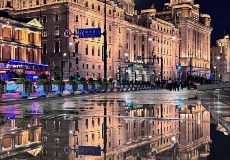 Shanghai: Yuyuan Garden, The Bund & Zhujiajiao Boat - Riverside Lunch and Cultural Contrasts