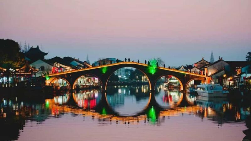 Shanghai: Zhujiajiao Ancient Town and Film Park Tour - Introducing the Experience