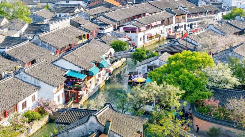 Shanghai Zhujiajiao Ancient Town & Shanghai Film Park 1-Day Tour - What the price buys, and what it does not