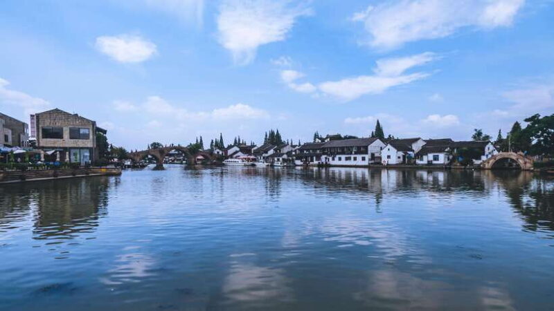 Shanghai: Zhujiajiao Water Town and City Private Day Tour - What to Expect from the Tour