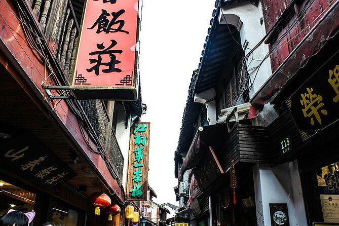 Shanghai: Zhujiajiao Water Town tour with Hanfu Photos - Who Would Enjoy This Tour Most?