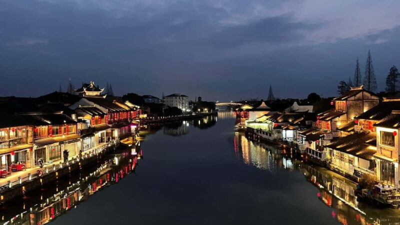 Shanghai: Zhujiajiao Water Town with Calligraphy Experience - What to Expect on the Tour
