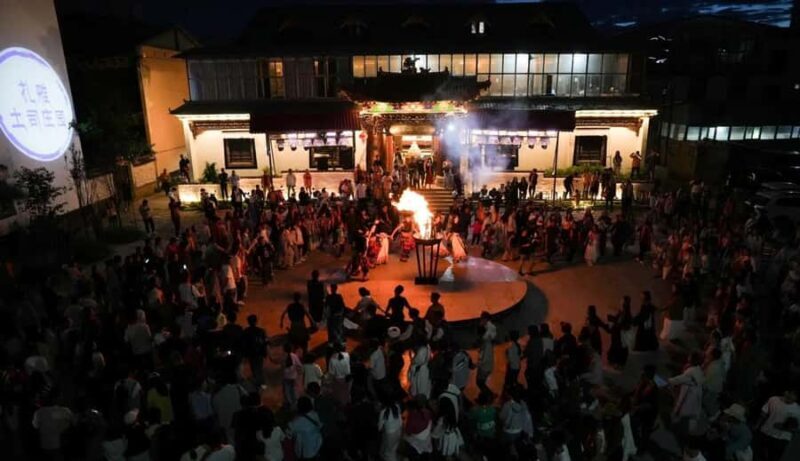 Shangri-La: Tibetan Dinner Show with Bonfire - Who Will Enjoy This Experience?