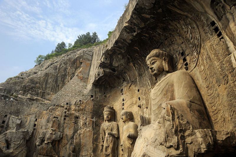 Shaolin Temple & Longmen Grottoes Day Experience - Luoyang water banquet: lunch with a local angle