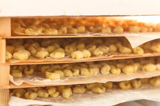 Share a Traditional Meal With Licauw - Sharing Stories Around the Table