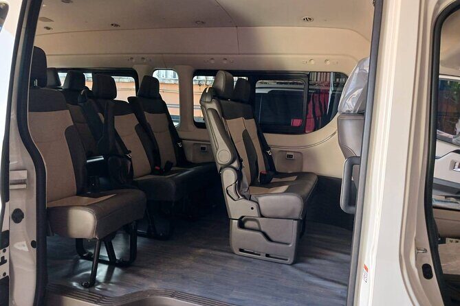 Share minivan from Vientiane to Vang vieng - A Practical Guide to the Vientiane–Vang Vieng Minivan Experience