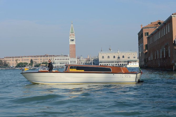 Shared Arrival Transfer: Venice Train or Bus Station to Venice Hotels - Overview of the Service