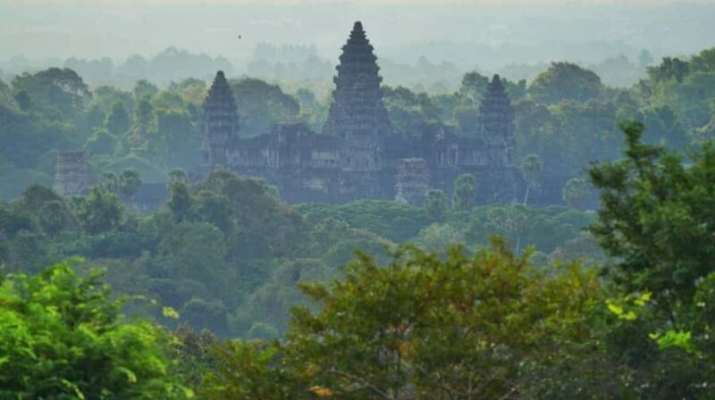 Shared day tour with Spanish-speaking guide at Angkor Temple. - Good To Know