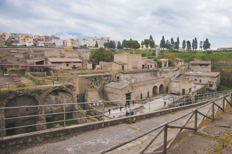 Shared Group: Pompeii Tour and Wine Tasting - Experience