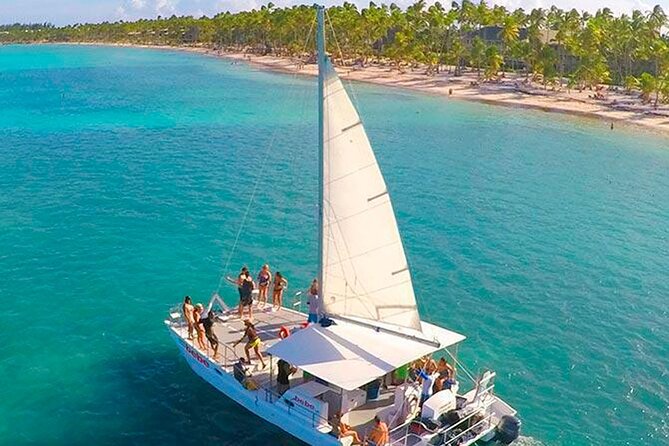 Shared Party Boat in Cap Cana - Logistics and Details