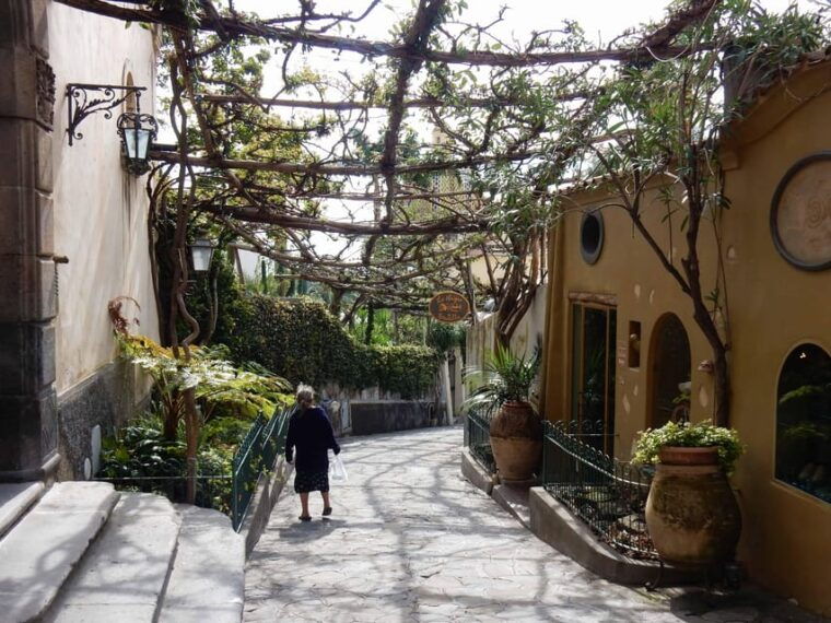Shared Tour of Pompeii & Positano - Discovering the Charm of Positano