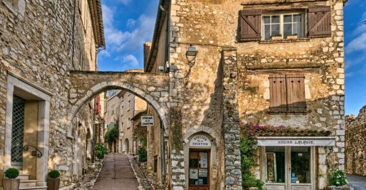 Shared Tour: the Most Beautiful Medieval Villages, Full Day. - Grasse: Perfume Capital and Historic FRAGONARD Factory