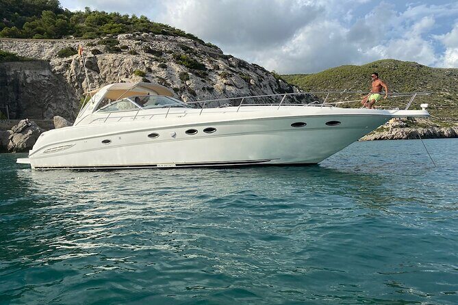 Shared Yacht Tour with Drinks Lunch and Snorkeling - The Experience in Detail