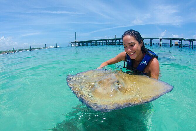 Sharks & Stingrays Snorkeling in Punta Cana with Parasailing - The Group Size and Tour Logistics