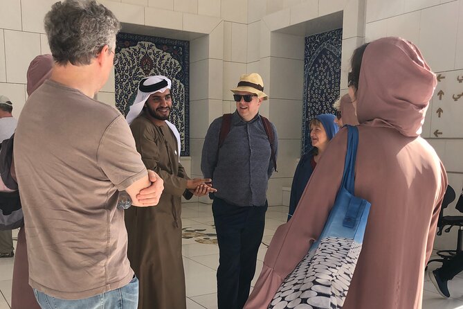 Sheikh Zayed Grand Mosque With Emirati - Facilities and Amenities at the Mosque