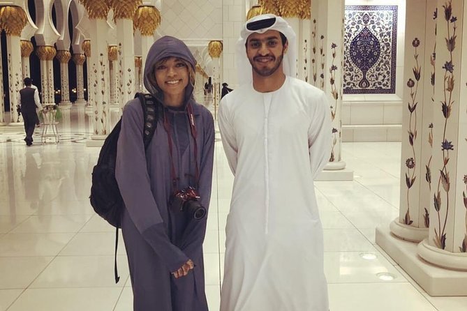 Sheikh Zayed Grand Mosque With Emirati - Common Questions