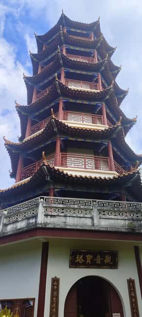 Shenzhen: Ancient Temple & 200-year-old Hakka Residence Tour - Scenic Views of Longgang River and Wetland