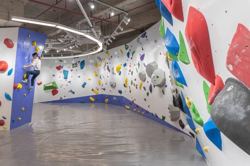 Shenzhen Large Comprehensive Climbing Gym: Banana Climbing - A good first session, with a language caveat