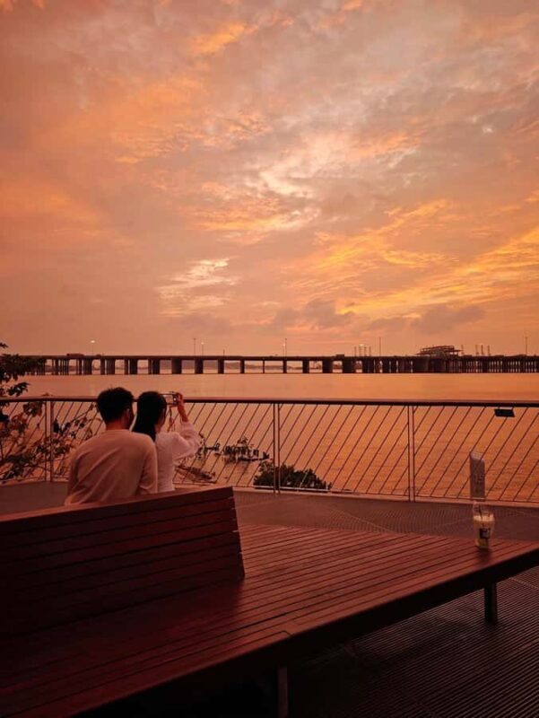 Shenzhen: Qianhai Bay to Happy Harbor Nature Walking Tour - The Iconic Qianhai Stone Park and Sunset Views