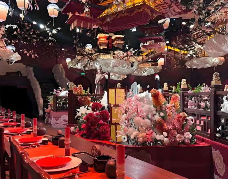 Shenzhen: Royal Dinning Experience with Culture Performance - The Performance: A Blend of Ancient and Modern