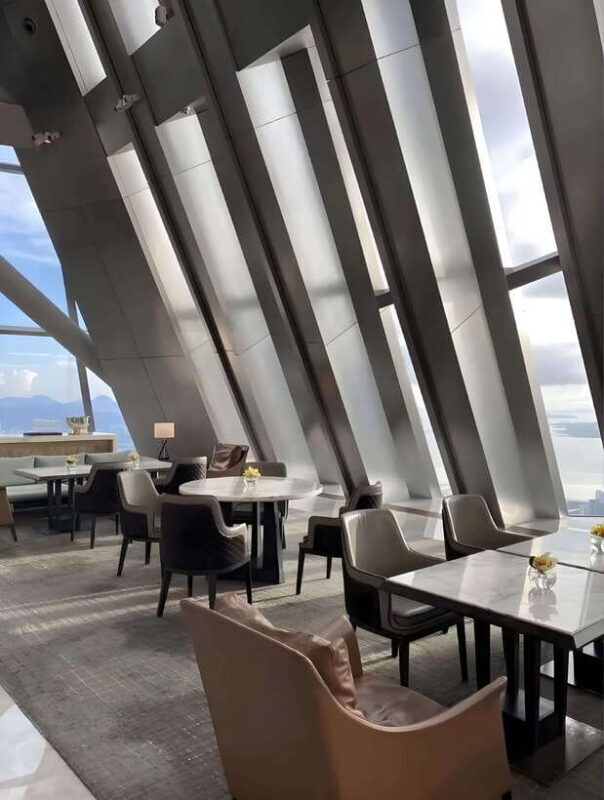 ShenZhen: Tallest Building with Luxury Meal on Highest Floor - Dining on the 118th Floor: A Seafood Feast
