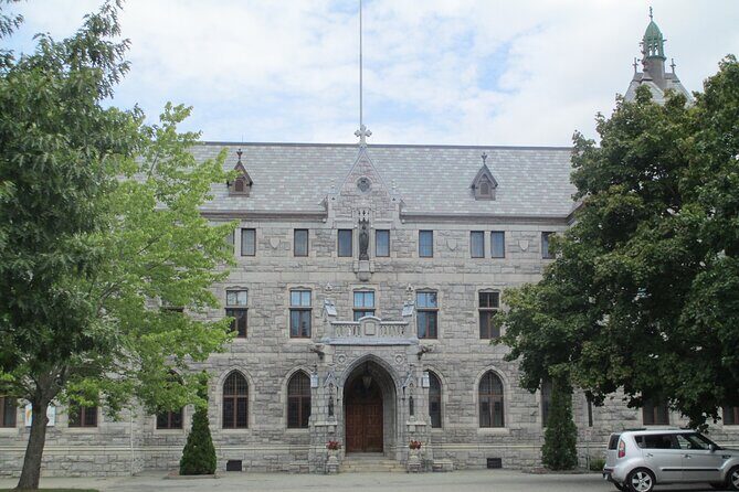 Sherbrooke Self Guided Walking Tour and Scavenger Hunt - An In-Depth Look at the Sherbrooke Self-Guided Tour