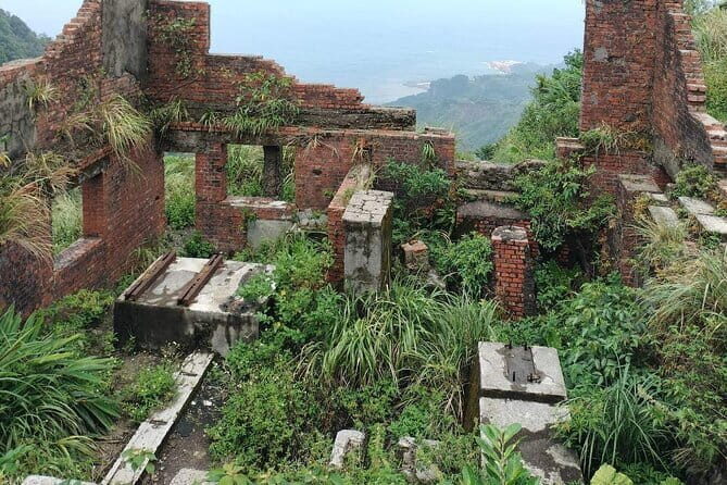 Shifen, Jiufen, Jinguashi & Gold Museum One Day Tour From Taipei - Transportation & Group Size