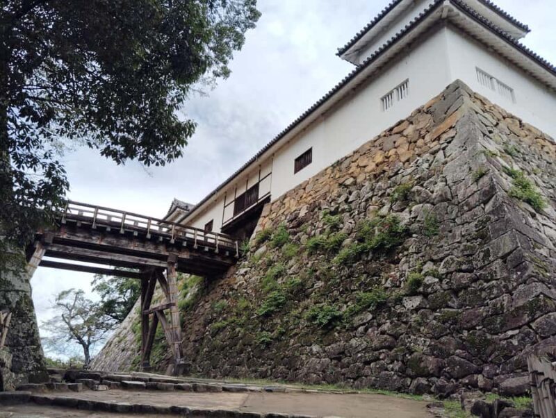 Shiga: Guided Hikone Castle Experience with Samurai Heritage - Good To Know