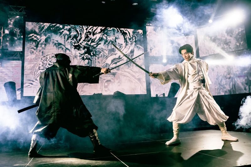 Shinjuku Ninja Kabuki Performance & Izakaya Dinner - Swordplay, Taiko, and Modern Stage Effects