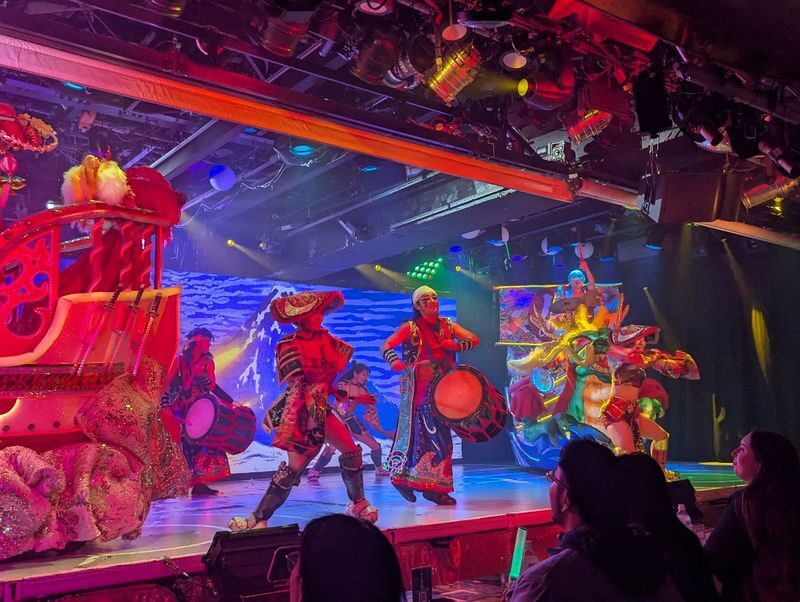 Shinjuku Samurai Show (including two drinks and Izakaya dinner) - Getting the most from the show