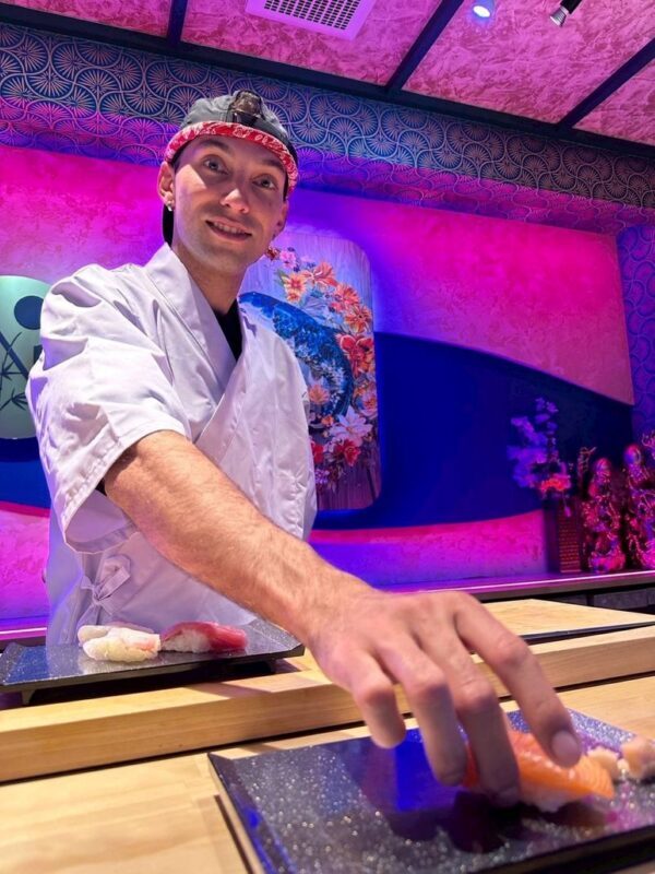 Shinsaibashi: SHIN NIPPON Artisan Sushi Making Course - Choosing between 18:00 and 20:30